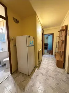 Vanzare apartament 2 camere decomandat, etaj 1, intrare Racadau - foto 4