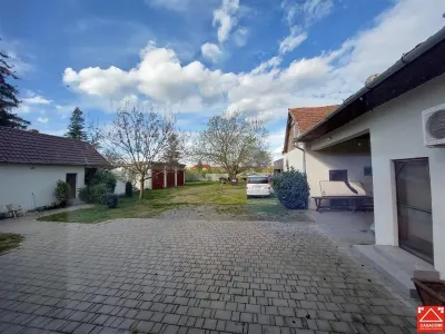 Casa mare, cu teren generos, pentru locuit sau afacere, in Santana - foto 23