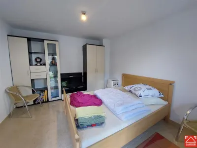 Casa mare, cu teren generos, pentru locuit sau afacere, in Santana - foto 4