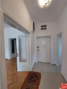 Apartament 5 camere central, renovat, pentru locuit sau birou - foto 4