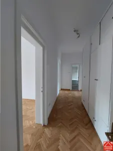 Apartament 5 camere central, renovat, pentru locuit sau birou - foto 5