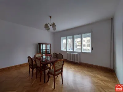 Apartament 5 camere central, renovat, pentru locuit sau birou - foto 6