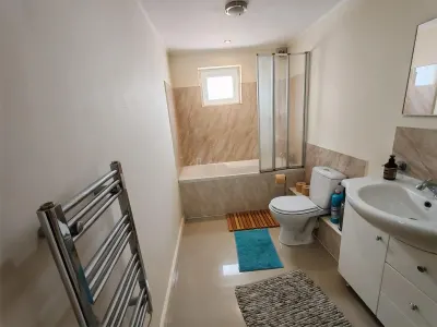 Casa 3 camere de inchiriat Via Solarino - foto 3