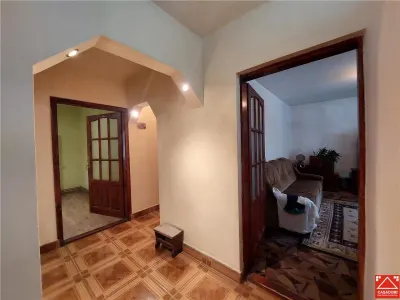 Apartament parter, Micalaca, pretabil birou sau cabinet - foto 9