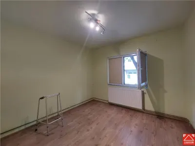 Apartament parter, Micalaca, pretabil birou sau cabinet - foto 10