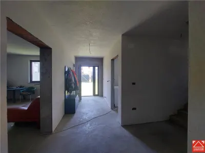 PRET REDUS!!! Casa parter cu pod mansardabil in Livada - foto 3