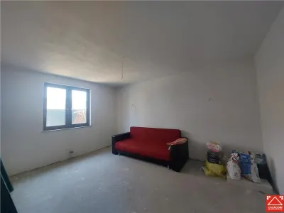 PRET REDUS!!! Casa parter cu pod mansardabil in Livada - foto 8