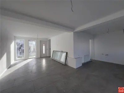 Casa noua cu piscina in Fantanele - foto 6