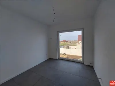Casa noua cu piscina in Fantanele - foto 9