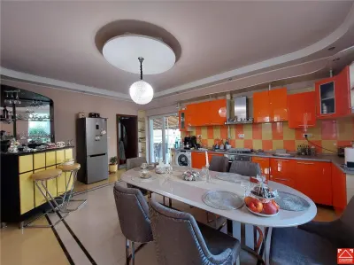 Casa mare pentru 2 familii sau pentru afacere - foto 7