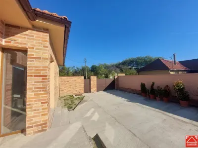 Casa frumoasa in Chisineu Cris - foto 11