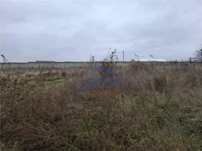 Teren  intravilan langa padure - Branesti