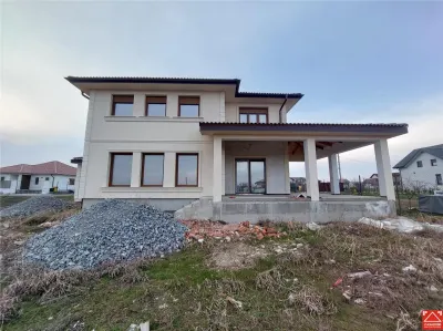 Casa cu arhitectura mediteraneana in Zimandcuz - foto 3