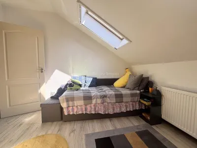 Refugiu urban cu personalitate – Casa cu mansarda si crama amenajata -  zona centrala - foto 6