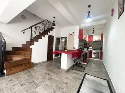 Refugiu urban cu personalitate – Casa cu mansarda si crama amenajata -  zona centrala - foto 8