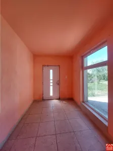 SUPER OCAZIE!!! Casa spatioasa cu teren mare, pe colt, in Periam - foto 8