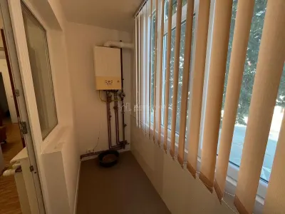 Caransebes, 3 Camere, Et.1, Renovat, Zona Nord - foto 12