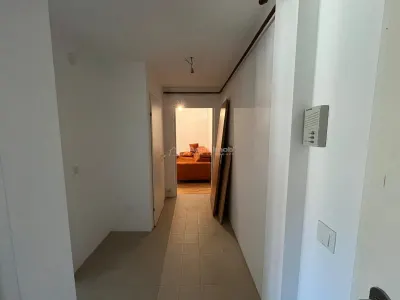 Caransebes, 3 Camere, Et.1, Renovat, Zona Nord - foto 13