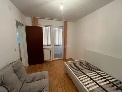 Caransebes, 3 Camere, Et.1, Renovat, Zona Nord - foto 4