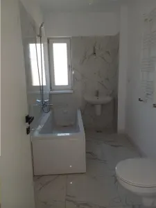 Locuinta cu 4 camere pentru un proprietar cu imaginatie - foto 17