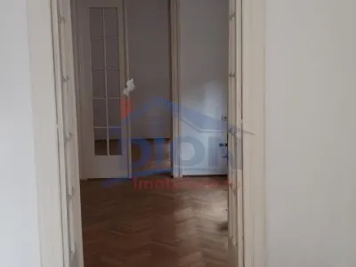 Proprietate interbelica in zona linistita, perfecta pentru investitie - foto 5