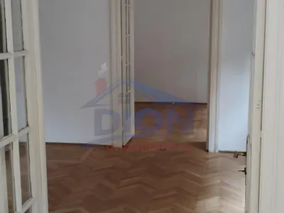 Proprietate interbelica in zona linistita, perfecta pentru investitie - foto 9