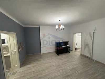 UNIVERSITATE, 3 camere, parter inalt, 61 mp, amenajat - Bucuresti