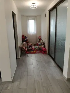 Casa de vanzare cu 6 Dormitoare-Teren 1.100 mp- Popesti-Giurgiu-Pozitie stradala-Partial mobilata - foto 12
