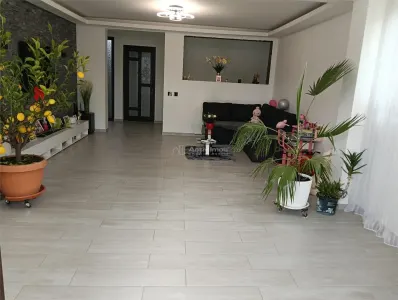 Casa de vanzare cu 6 Dormitoare-Teren 1.100 mp- Popesti-Giurgiu-Pozitie stradala-Partial mobilata - foto 20