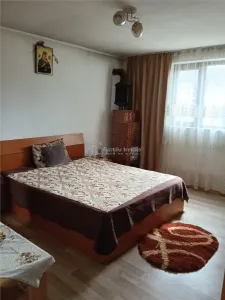 Casa de vanzare cu 6 Dormitoare-Teren 1.100 mp- Popesti-Giurgiu-Pozitie stradala-Partial mobilata - foto 4