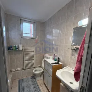 Strada linistita, casa cu garaj - foto 3