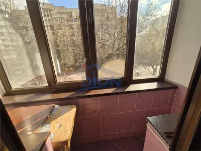 Natiunile Unite - Apartament  3 camere cu terasa , bloc 1991 - foto 3