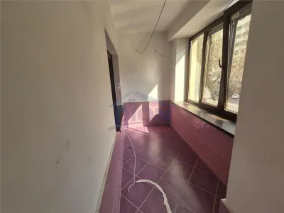 Natiunile Unite - Apartament  3 camere cu terasa , bloc 1991 - foto 4