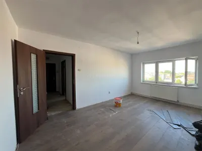 Lugoj, Apartament 3 Cam., 84 Mp., Semidecomandat, et.6, Central Blocul Postei - foto 6
