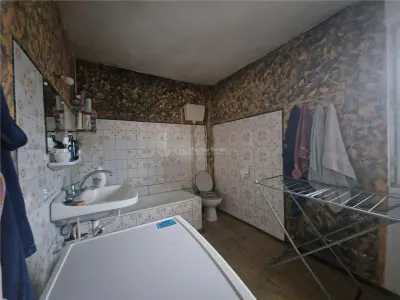 Casa P+M, teren 430 mp, pretabila - clinica, gradinita, locuinta - Liceul Triscu - foto 9
