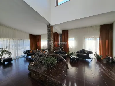 Vila cu piscina - Buftea - 8 camere - 4 bai - 620mp - 2500mp teren - foto 4