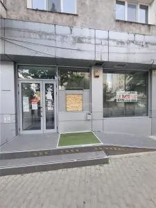 Spatiu comercial central  fost Sediu Banca Alphabank - foto 2