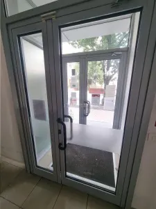 Spatiu comercial central  fost Sediu Banca Alphabank - foto 11