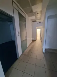 Spatiu comercial central  fost Sediu Banca Alphabank - foto 12