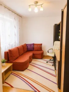 Ulmeni Apartament 3 Camere Etaj 1 cu garaj si boxa - foto 4