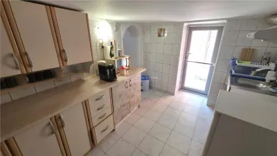 Oravita | Casa Rezidentiala | 7+ Camere | La Cheie | Posibilitate Credit - foto 19