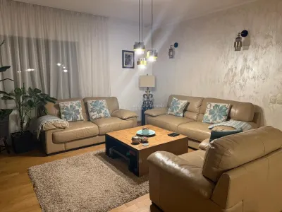 Casa individuala - Odaile Otopeni - 8 camere - 4 bai - 474mp - 903mp teren - foto 13