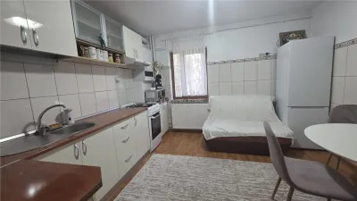 Apartament 2 deomandat, mobilat, utilat, CT, etaj 1 - Rovine - foto 2