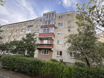 Apartament luminos cu priveliste frumoasa - 4 camere - Onisifor Ghibu - foto 14
