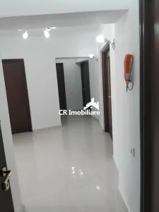 Apartament 3 camere, Piata Unirii nemobilat - Bucuresti