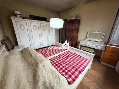 Apartament 3 camere, Piata Victoriei,, loc de parcare inclus in pret/ necesita renovare - foto 2