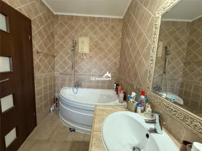 Vila de vanzare  plus  teren 1000 Trapezului - foto 5