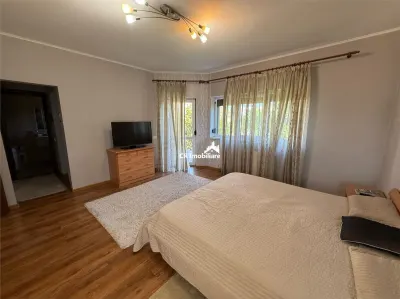 Vila de vanzare  plus  teren 1000 Trapezului - foto 6