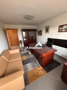 Apartament 3 camere, Piata Unirii pretabil pentru firma plus 1 loc de parcare  inclus in pret - foto 2