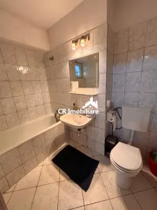 Apartament 3 camere, Piata Unirii pretabil pentru firma plus 1 loc de parcare  inclus in pret - foto 3